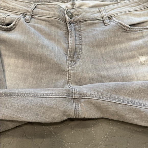 Silver Jeans Light Gray Straight Leg Denim - Picture 5 of 6